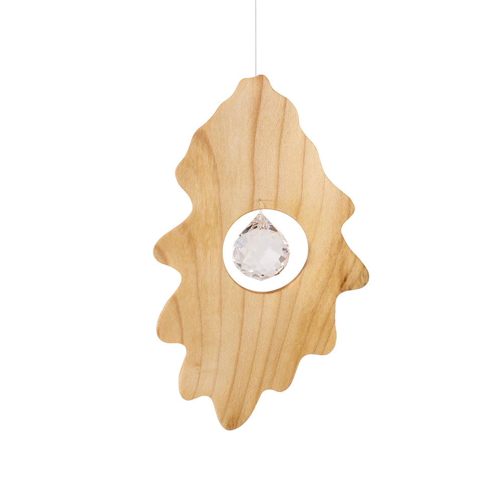 Eichenblatt mit Kristall