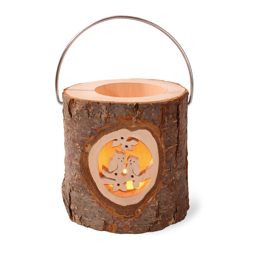 Laterne mit gesägtem Motiv: Eulenpaar